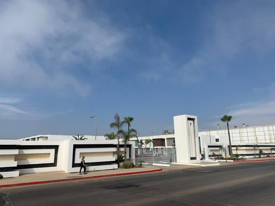 Casa Moderna Y Elegante En El Corazon De Ensenada! Villa Bagian luar foto