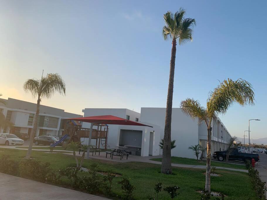 Casa Moderna Y Elegante En El Corazon De Ensenada! Villa Bagian luar foto