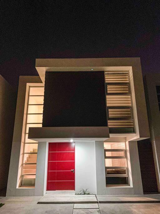 Casa Moderna Y Elegante En El Corazon De Ensenada! Villa Bagian luar foto